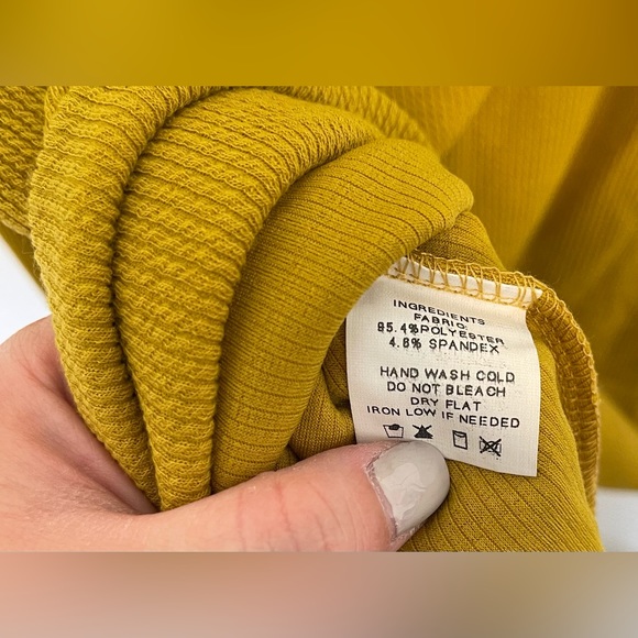 NWOT BEAUTIFUL Sweater - This color is AMAZING 🤩🫶🏼 - Picture 4 of 4